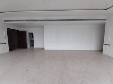Room in 5 BHK Apartment at Rustomjee Crown, Prabhadevi – for Rent