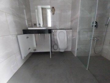 Bathroom in 5 BHK Apartment at Rustomjee Crown, Prabhadevi – for Rent