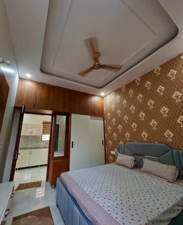 Master Bedroom in 2.5 BHK Builder Floor at Sector 34 – for Rent