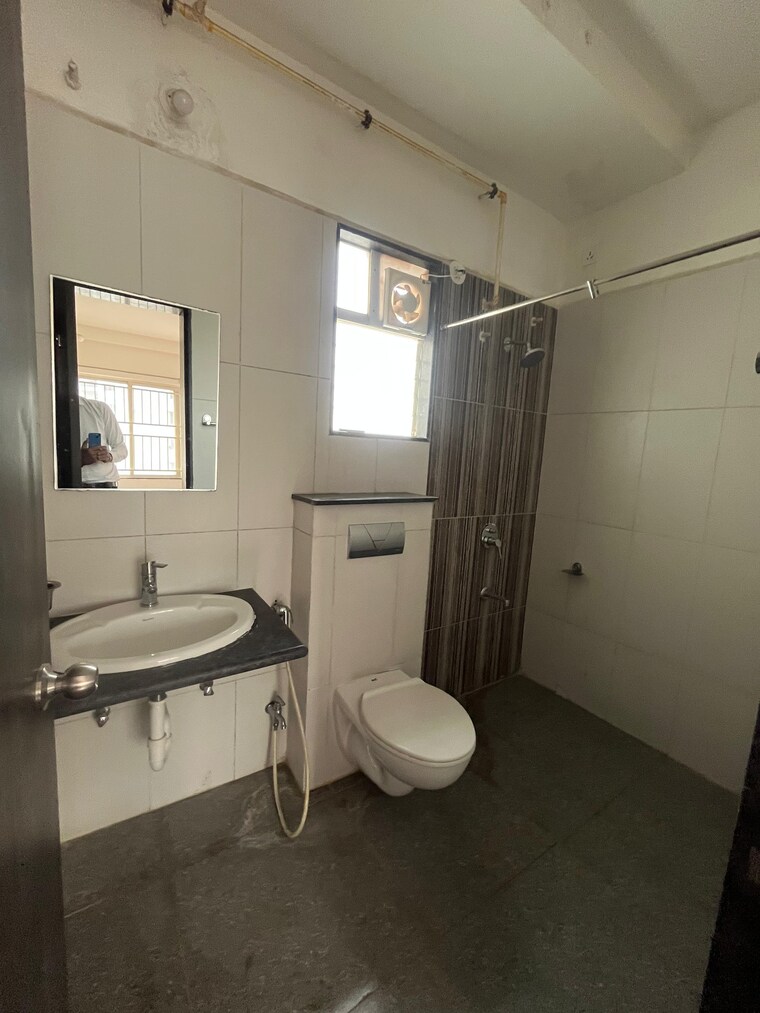 Bathroom, kolte-patil-life-republic 3 Bedroom 1100 Sq.Ft. Apartment In Hinjewadi Pune 8718686