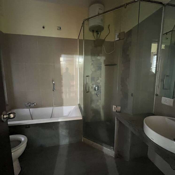 Bathroom, baner 3 Bedroom 1945 Sq.Ft. Apartment In Baner Pune 8718847