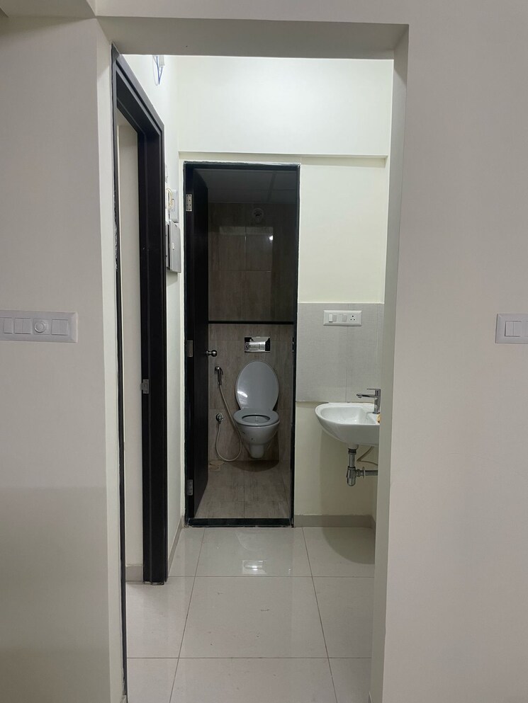Bathroom, kolte-patil-life-republic-r-10 1 Bedroom 430 Sq.Ft. Apartment In Hinjewadi Pune 8718773