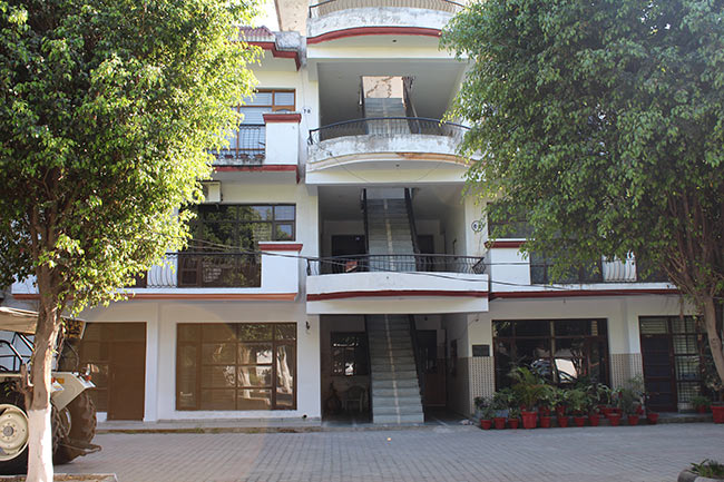 3 BHK Builder Floor For Sale in Surya Enclave