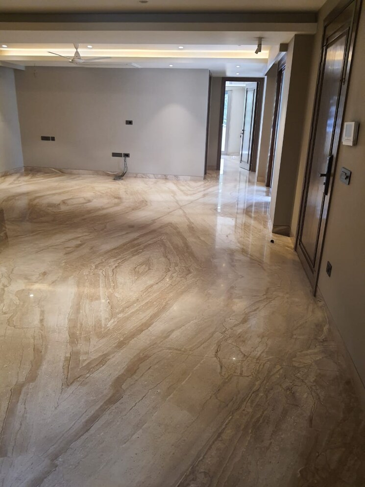 Room, dlf phase i 4 Bedroom 500 Sq.Ft. Builder Floor In Dlf Phase I Gurgaon 8718905