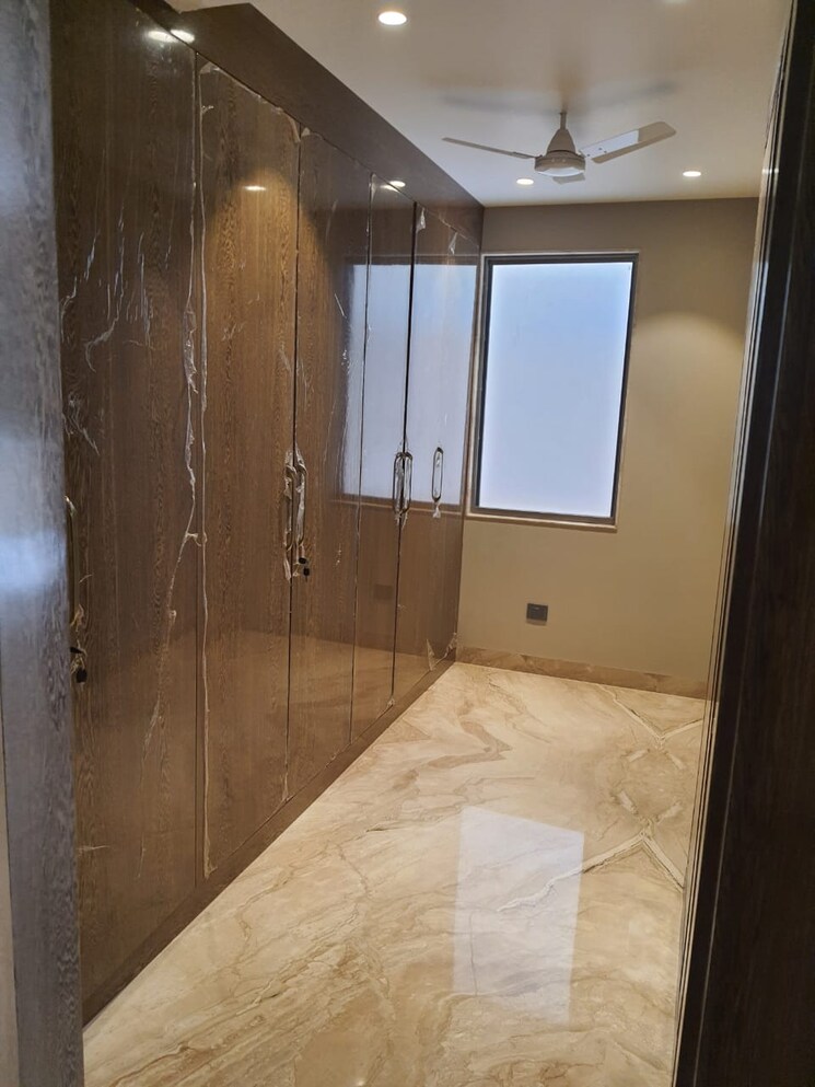 Room, dlf phase i 4 Bedroom 500 Sq.Ft. Builder Floor In Dlf Phase I Gurgaon 8718905