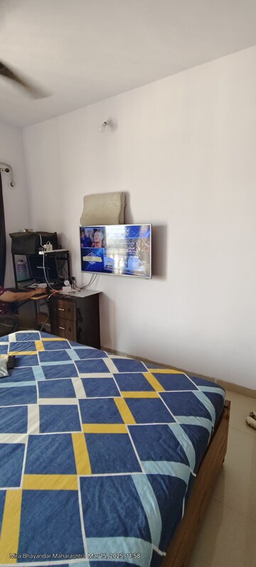 Room in 2 BHK Apartment at Unique Aurum, Mira Road – for Sale