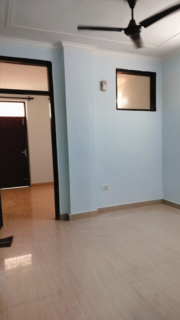 Room in 2 BHK Builder Floor at Neb Sarai – for Rent