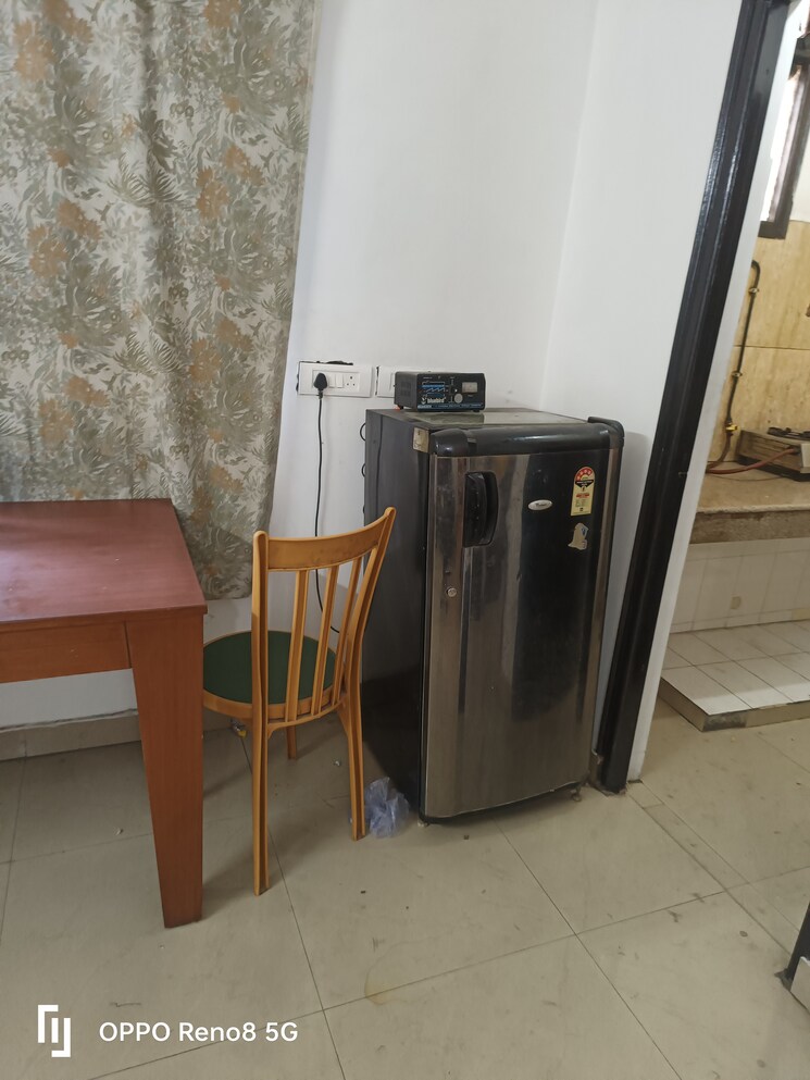 Balcony, sector 51 1.5 Bedroom 900 Sq.Ft. Independent House In Sector 51 Noida 8719049