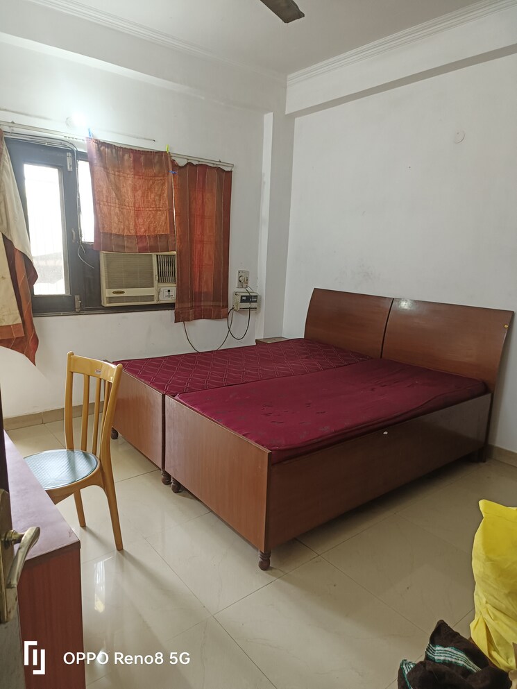 Bedroom, sector 51 1.5 Bedroom 900 Sq.Ft. Independent House In Sector 51 Noida 8719049
