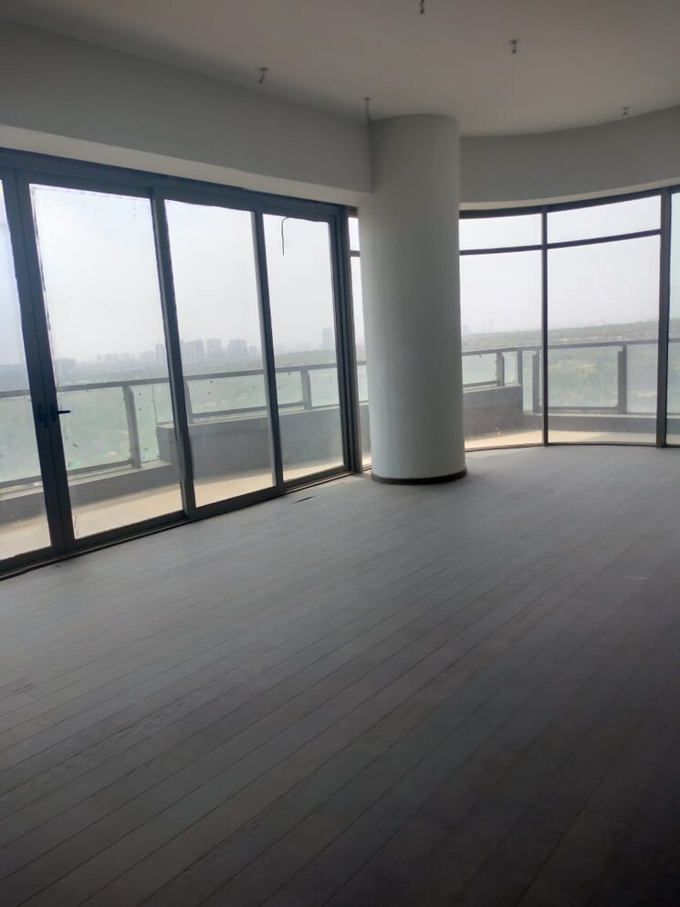 Living Room, paras-quartier 4 Bedroom 6000 Sq.Ft. Apartment In Gwal Pahari Gurgaon 8719036