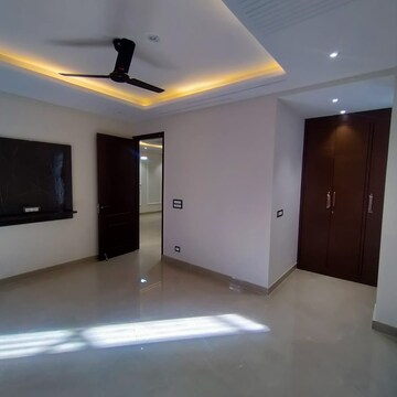 Room in 3 BHK Builder Floor at Sushant Lok 2, Sector 57 – for Sale