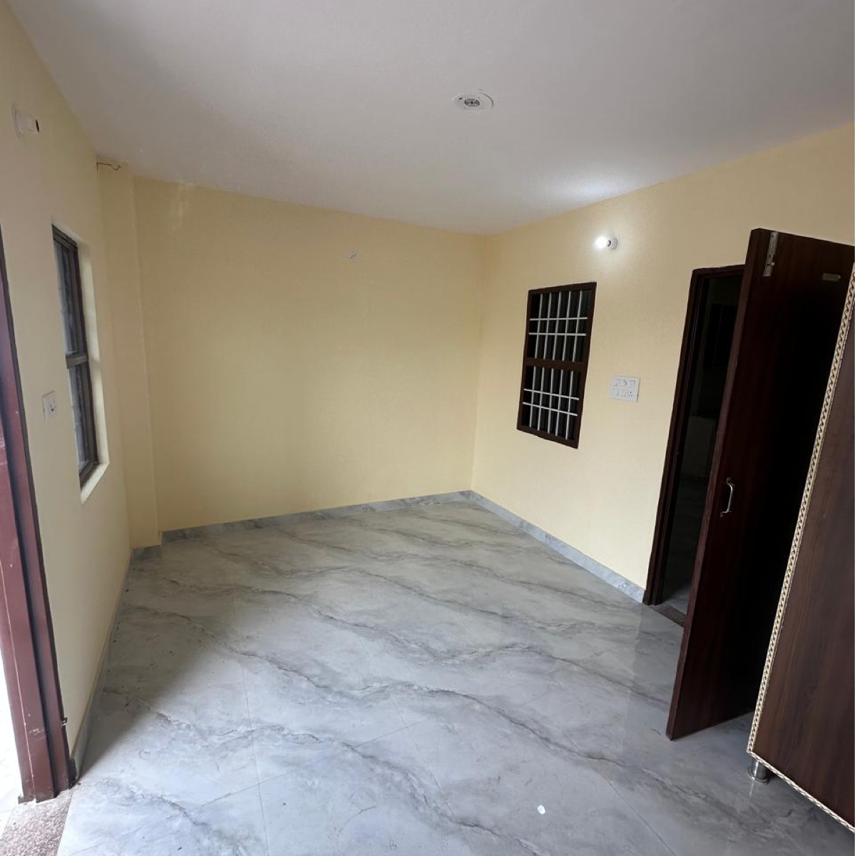 1.5 BHK Villa For Rent in Sector 21