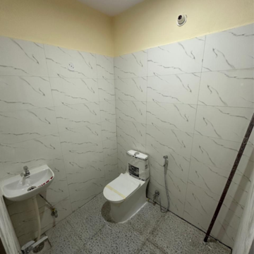 Bathroom in 1.5 BHK Villa at Sector 21 – for Rent