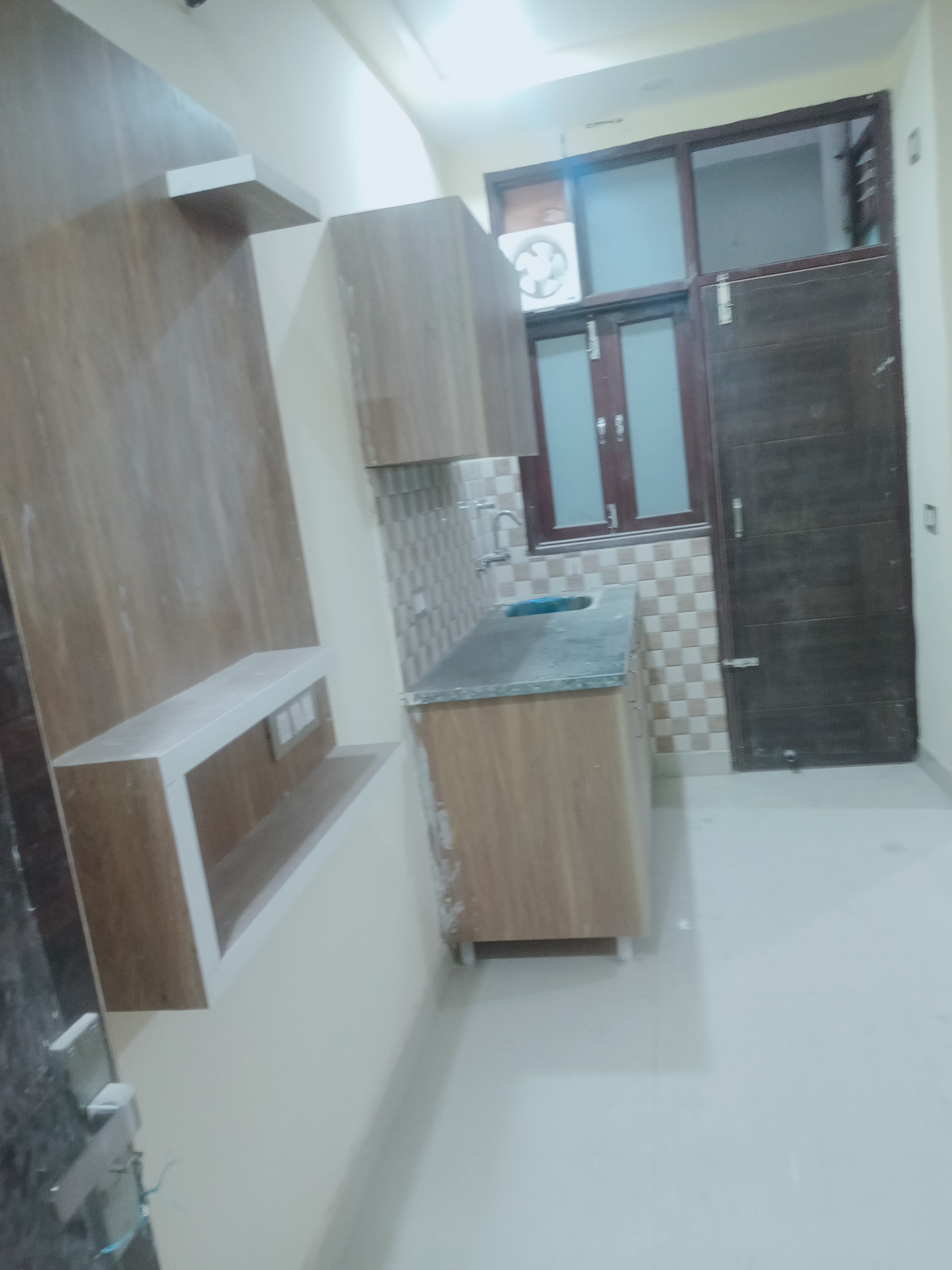 1 RkBuilder Floor For Rent in Greenwood City