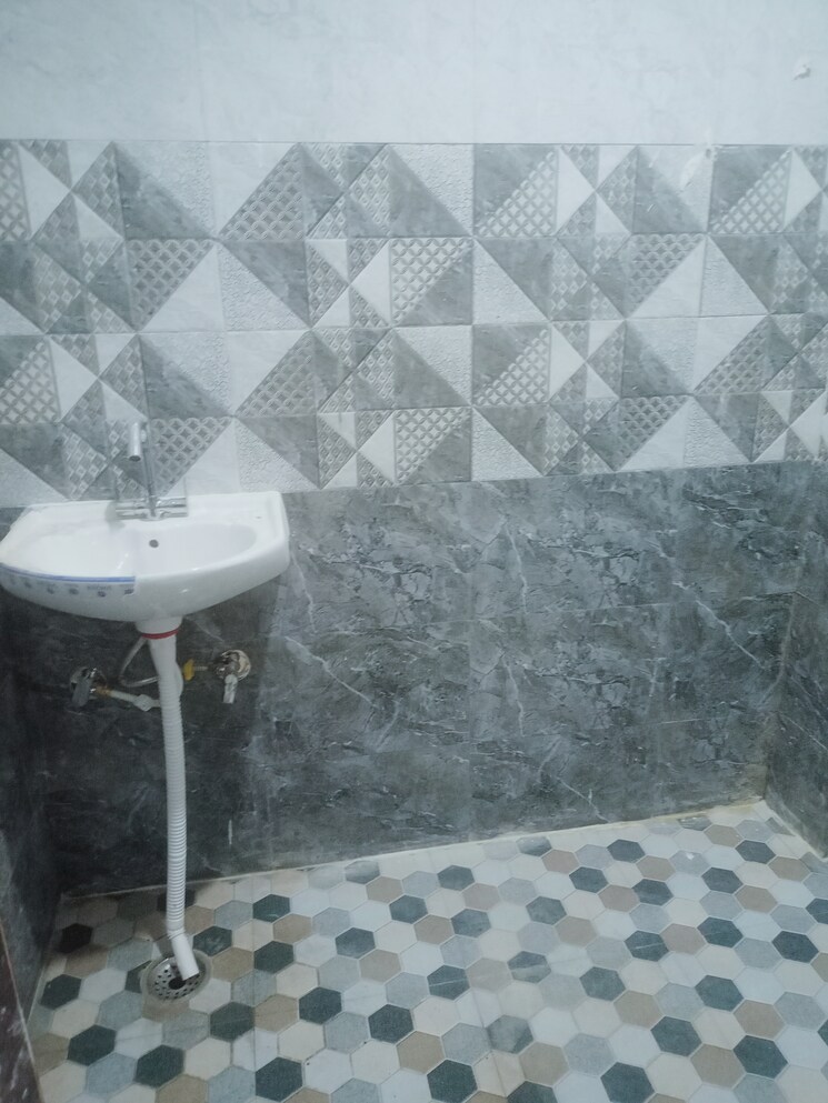 Bathroom, greenwood-city 1 RK 250 Sq.Ft. Builder Floor In Sector 40 Gurgaon 8719144