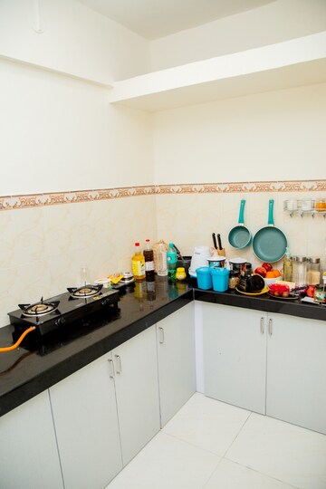 Furnished Amenities in  Pg at Palm Beach – for Rent