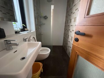 Bathroom in 5 BHK Apartment at Lodha The Park, Worli – for Rent