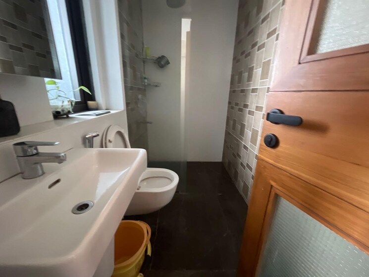 Bathroom, lodha-the-park 5 Bedroom 1980 Sq.Ft. Apartment In Worli Mumbai 8719221