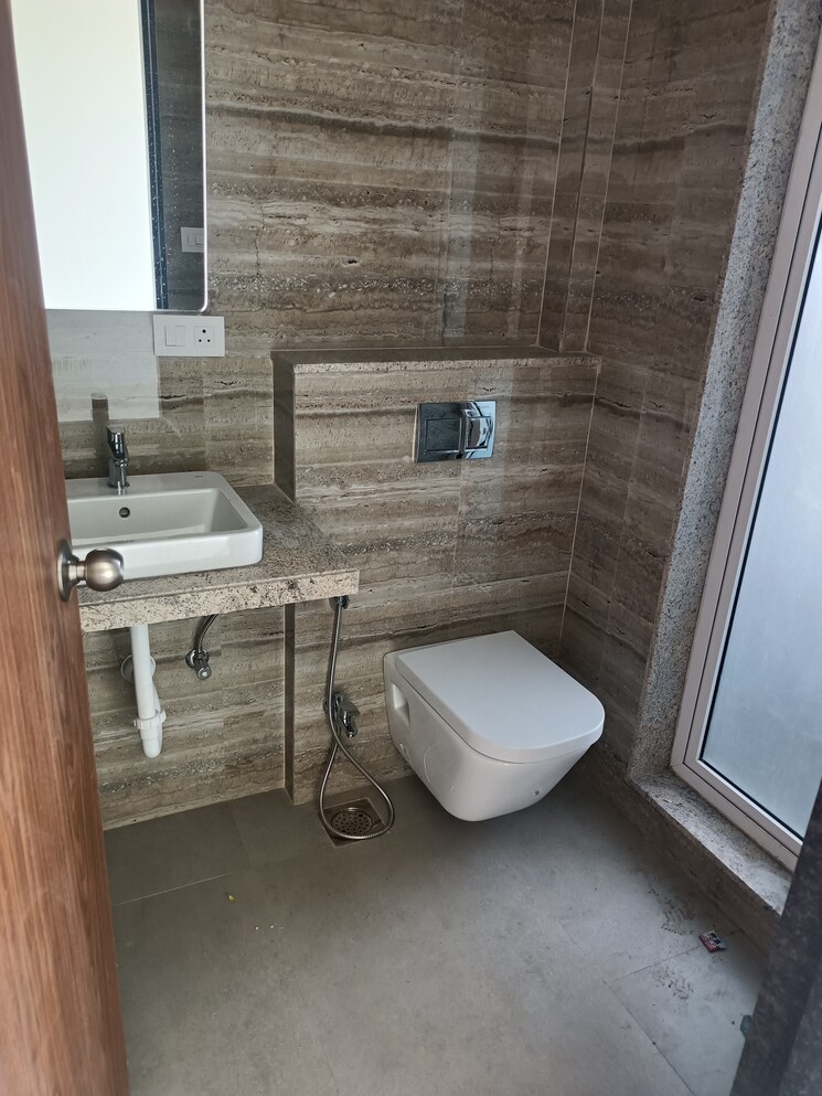 Bathroom, runwal-nirvana 2 Bedroom 708 Sq.Ft. Apartment In Parel Mumbai 8719339