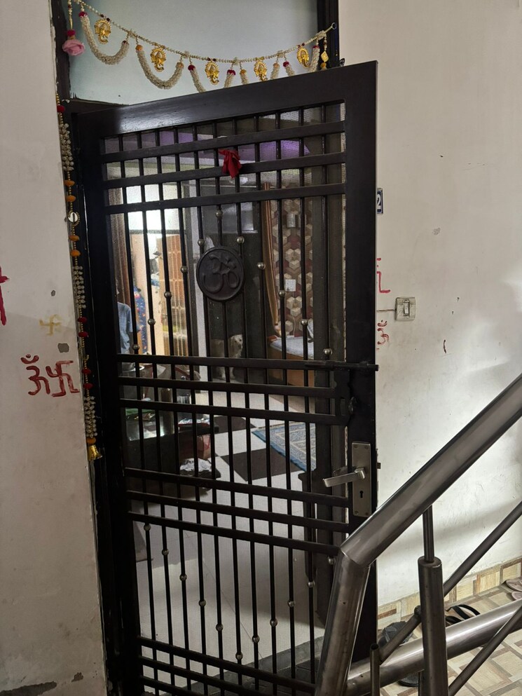 Other, sector 73 2 Bedroom 800 Sq.Ft. Builder Floor In Sector 73 Noida 8701298