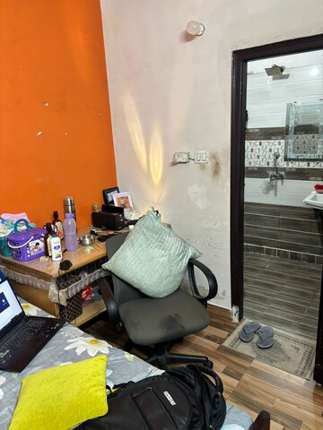 Furnished Amenities in 2 BHK Builder Floor at Sector 73 – for Sale