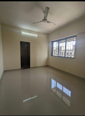 Room in 2 BHK Apartment at Goregaon West – for Rent
