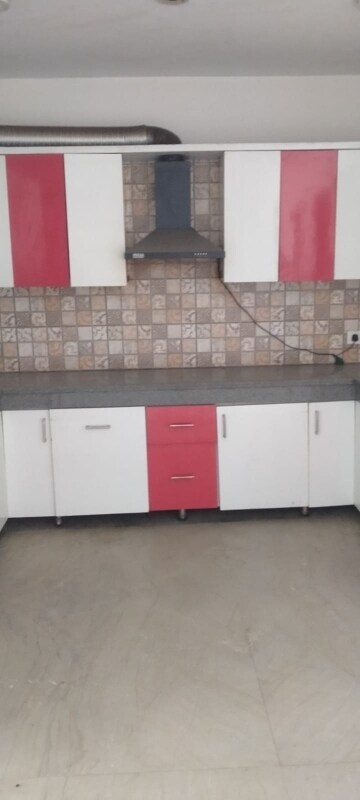 Kitchen in 3 BHK Builder Floor at Sector 57 – for Rent