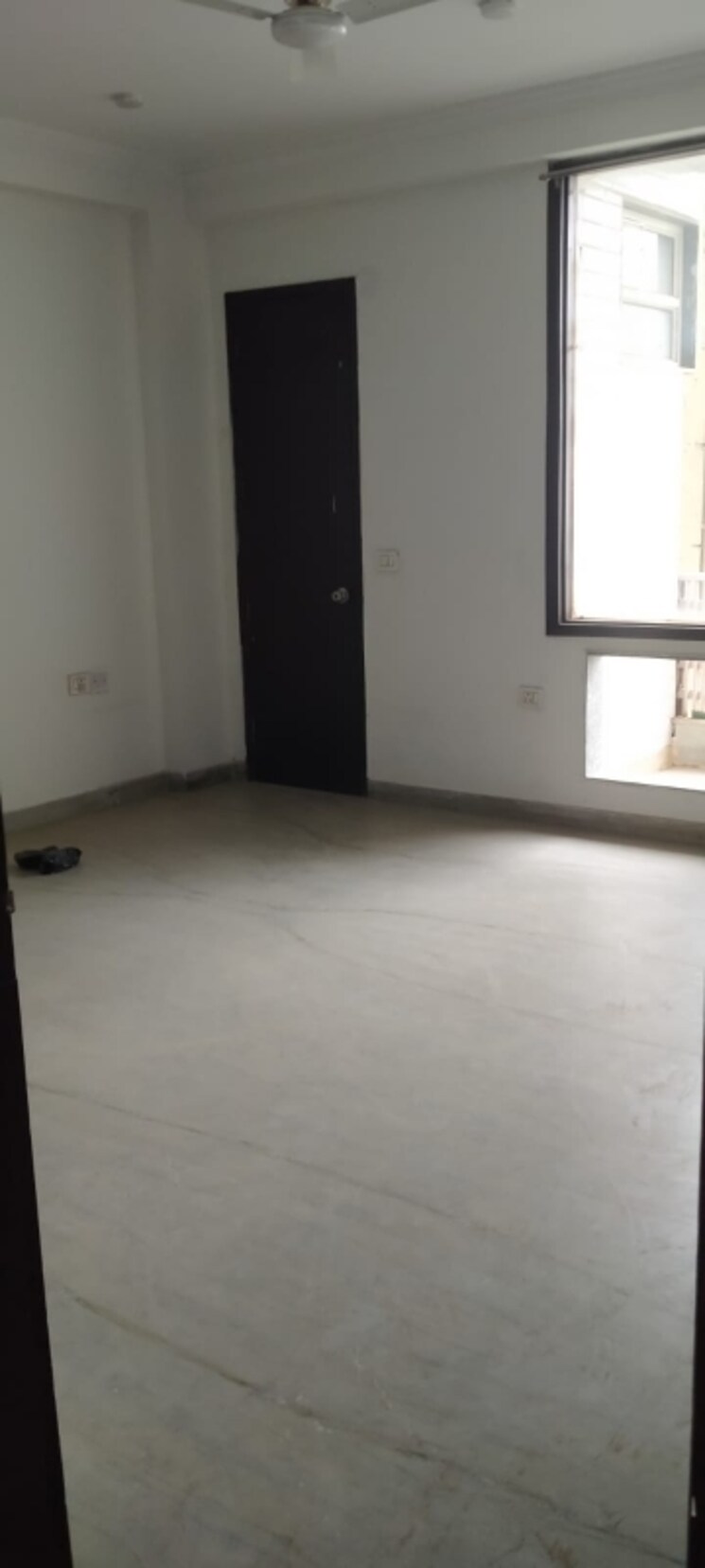 Room, sector 57 3 Bedroom 200 Sq.Yd. Builder Floor In Sector 57 Gurgaon 8719448