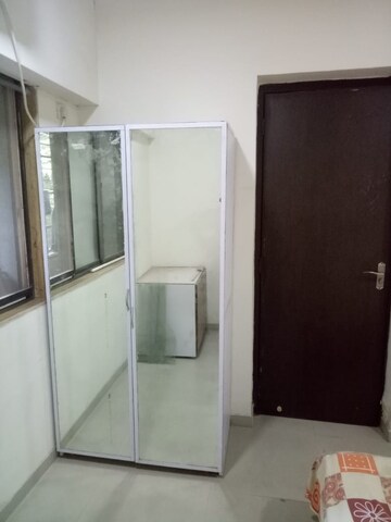 Furnished Amenities in 1 BHK Apartment at Goregaon West – for Rent