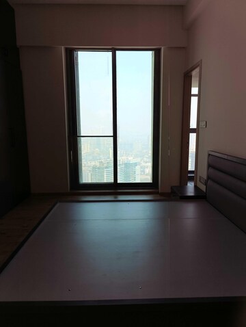 Room in 5 BHK Apartment at Rustomjee Crown, Prabhadevi – for Rent