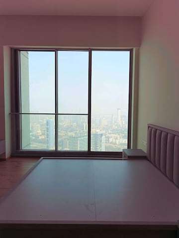 Room in 5 BHK Apartment at Rustomjee Crown, Prabhadevi – for Rent