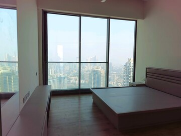 Room in 5 BHK Apartment at Rustomjee Crown, Prabhadevi – for Rent