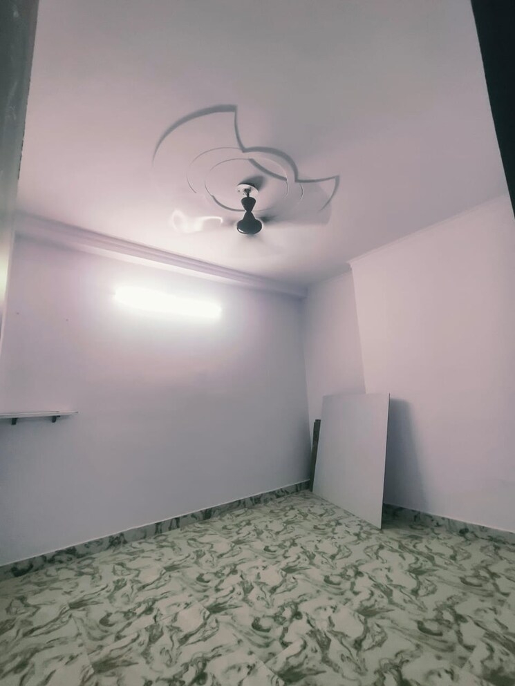 Room, dwarka 3 Bedroom 900 Sq.Ft. Builder Floor In Dwarka Delhi 8719468