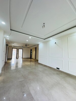 Room in 4 BHK Builder Floor at Ansal API Esencia, Sector 67 – for Sale