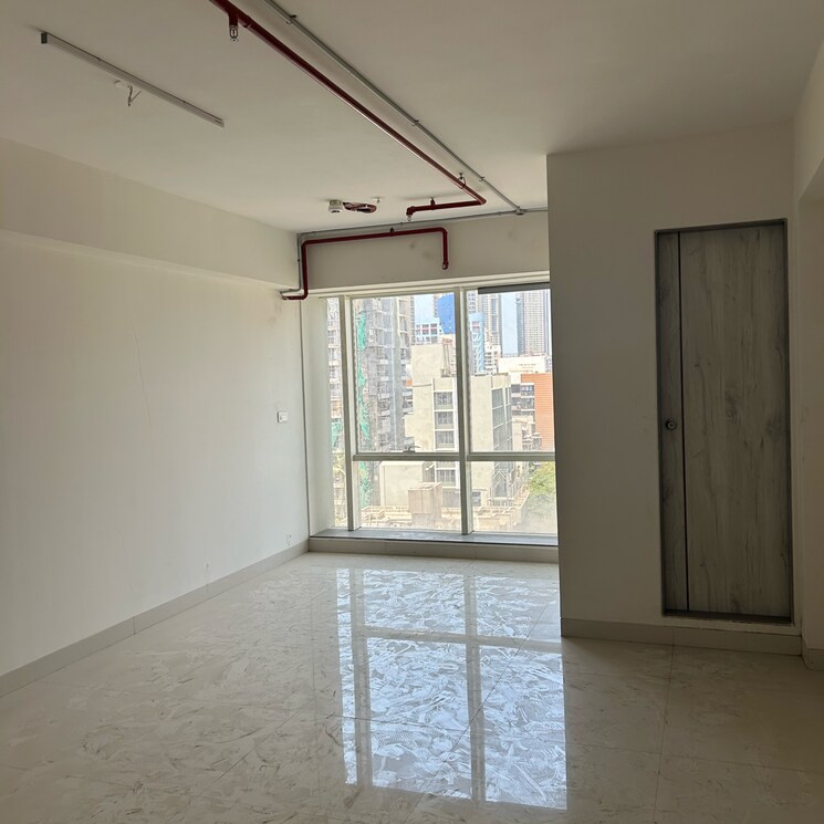 Room, one-world Commercial Office Space 334 Sq.Ft. In Malad West Mumbai 8719480