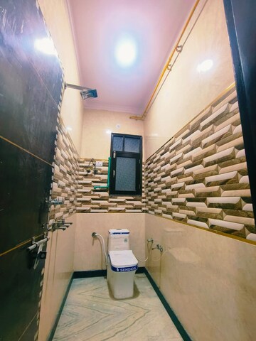 Bathroom in 1.5 BHK Builder Floor at Dwarka Mor – for Rent
