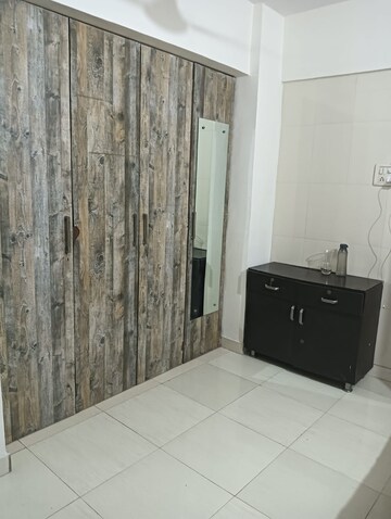 Room in 1 BHK Apartment at Seawoods – for Rent