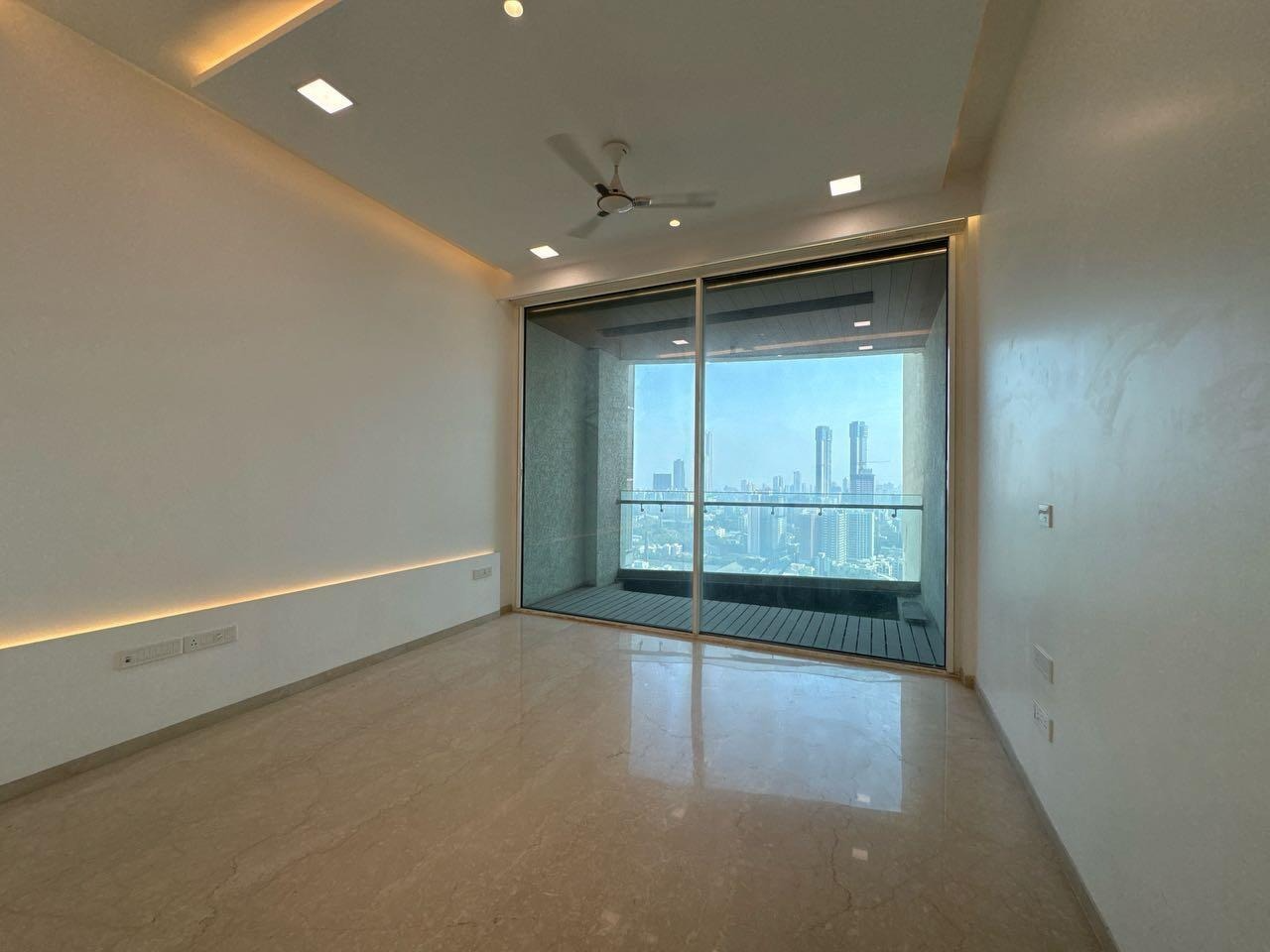 5 BHK + Servant Room Apartment For Rent in Avighna One Avighna Park