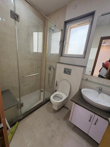 Bathroom in 5 BHK Builder Floor at SS Linden, Sector 84 – for Rent
