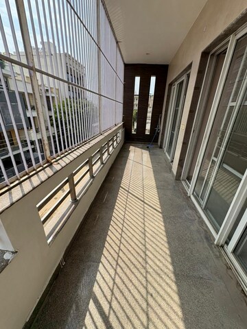 Balcony in 5 BHK Builder Floor at SS Linden, Sector 84 – for Rent