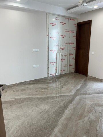 Room in 4 BHK Builder Floor at Saket – for Sale