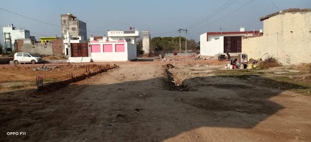 Plot For Sale in Vivek Vihar