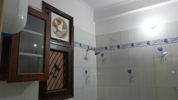 Bathroom in 2 BHK Builder Floor at Vaishali Sector 6 – for Rent