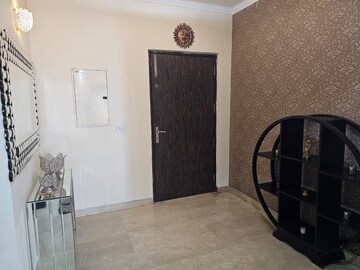 Room in 3 BHK Apartment at Parsvnath Exotica, Sector 53 – for Sale
