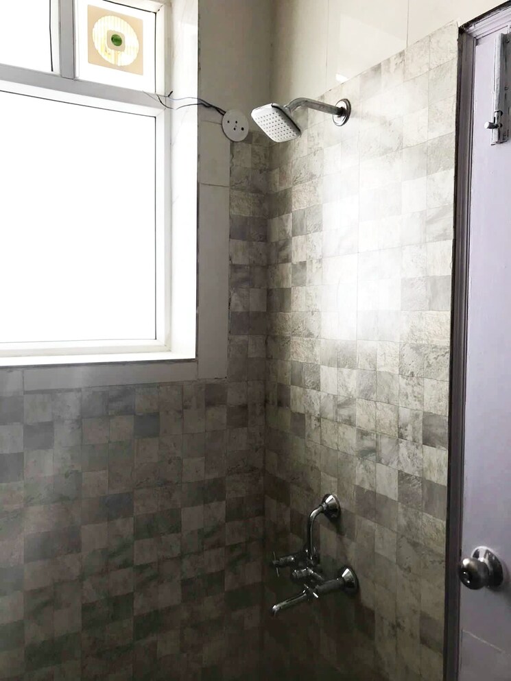 Bathroom, sector 27 1 RK 500 Sq.Ft. Builder Floor In Sector 27 Gurgaon 8719820