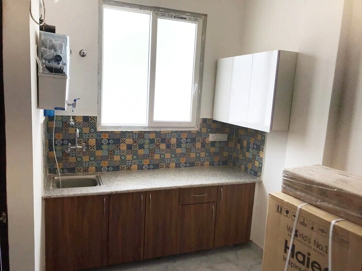 Kitchen, sector 27 1 RK 500 Sq.Ft. Builder Floor In Sector 27 Gurgaon 8719820