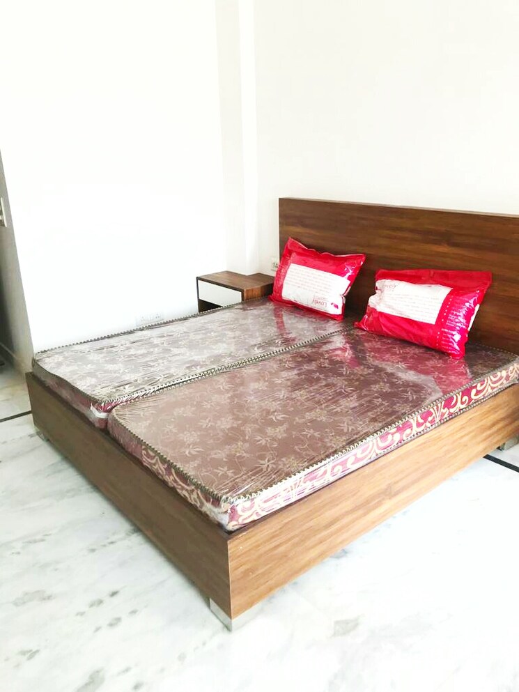 Bedroom, sector 27 1 RK 500 Sq.Ft. Builder Floor In Sector 27 Gurgaon 8719820
