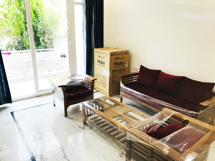 Living Room, sector 27 1 RK 500 Sq.Ft. Builder Floor In Sector 27 Gurgaon 8719820