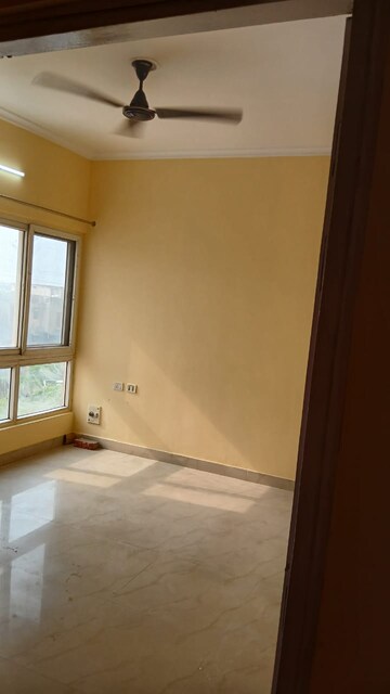 Room in 3 BHK Apartment at Gaurs Siddhartham, Siddharth Vihar – for Sale