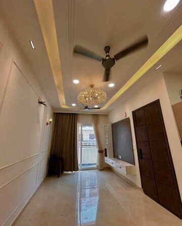Room in 2.5 BHK Builder Floor at Sector 32 – for Rent